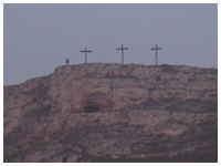 Croci nel punto della Murgia materana in cui  stata girata la Crocifissione nella Passione di Cristo di Mel Gibson